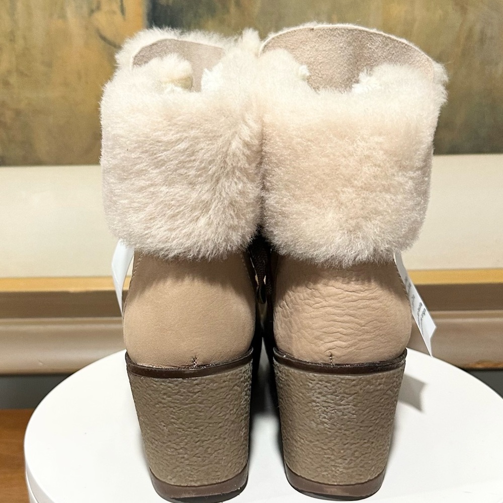 🌸J. CREW🌸 Nordic Fur Lined Wedge Bootie Size: 8M - Picture 6 of 10